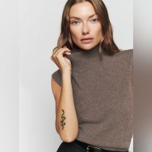 Arco Cashmere Sleeveless Turtleneck Sweater